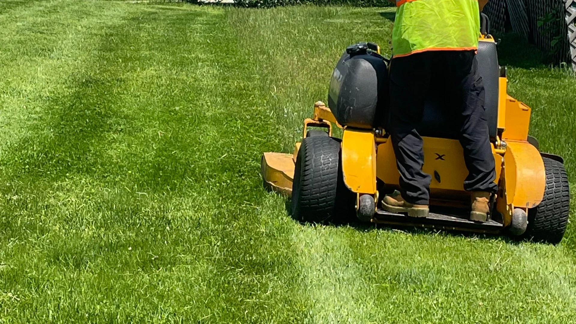 3 Things Your Commercial Lawn Mowing Company Should Be Doing