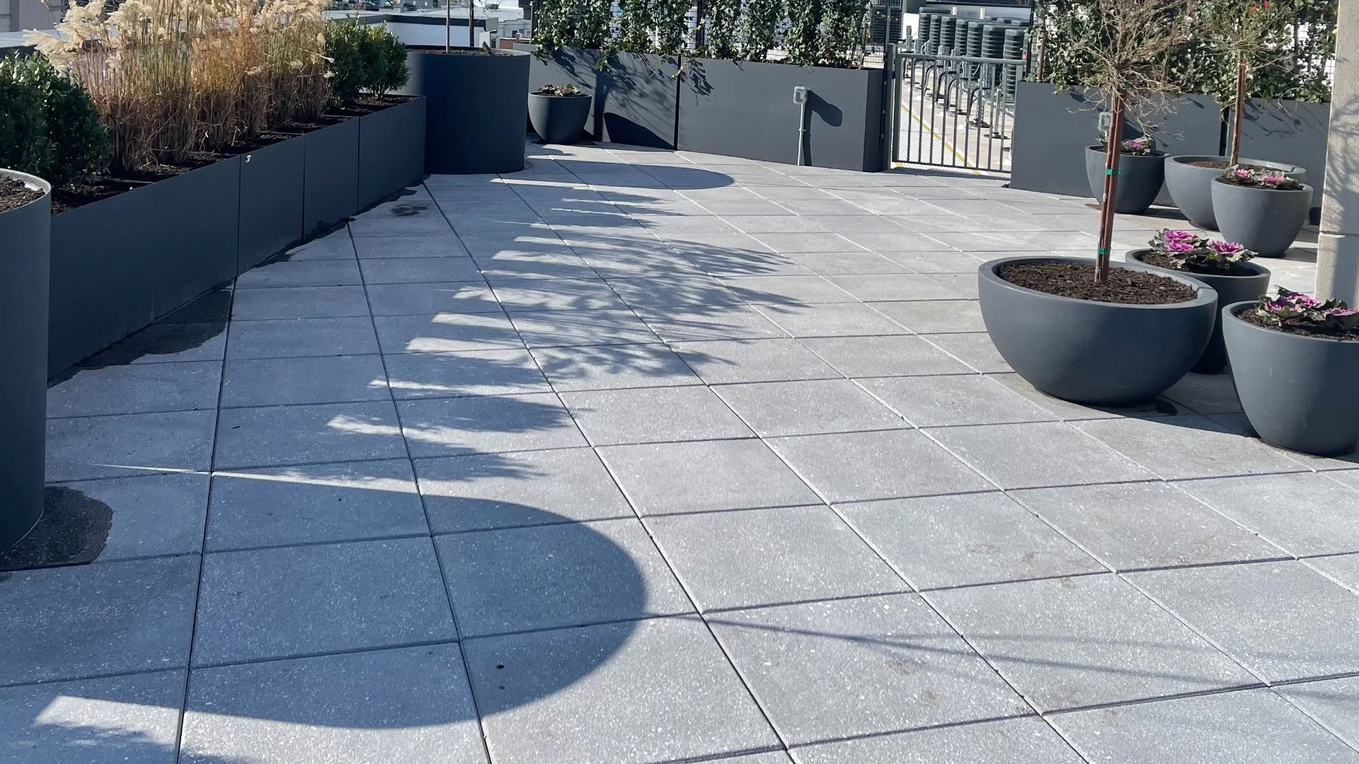 4 Reasons to Use Pavers for Your Commercial Patio Project
